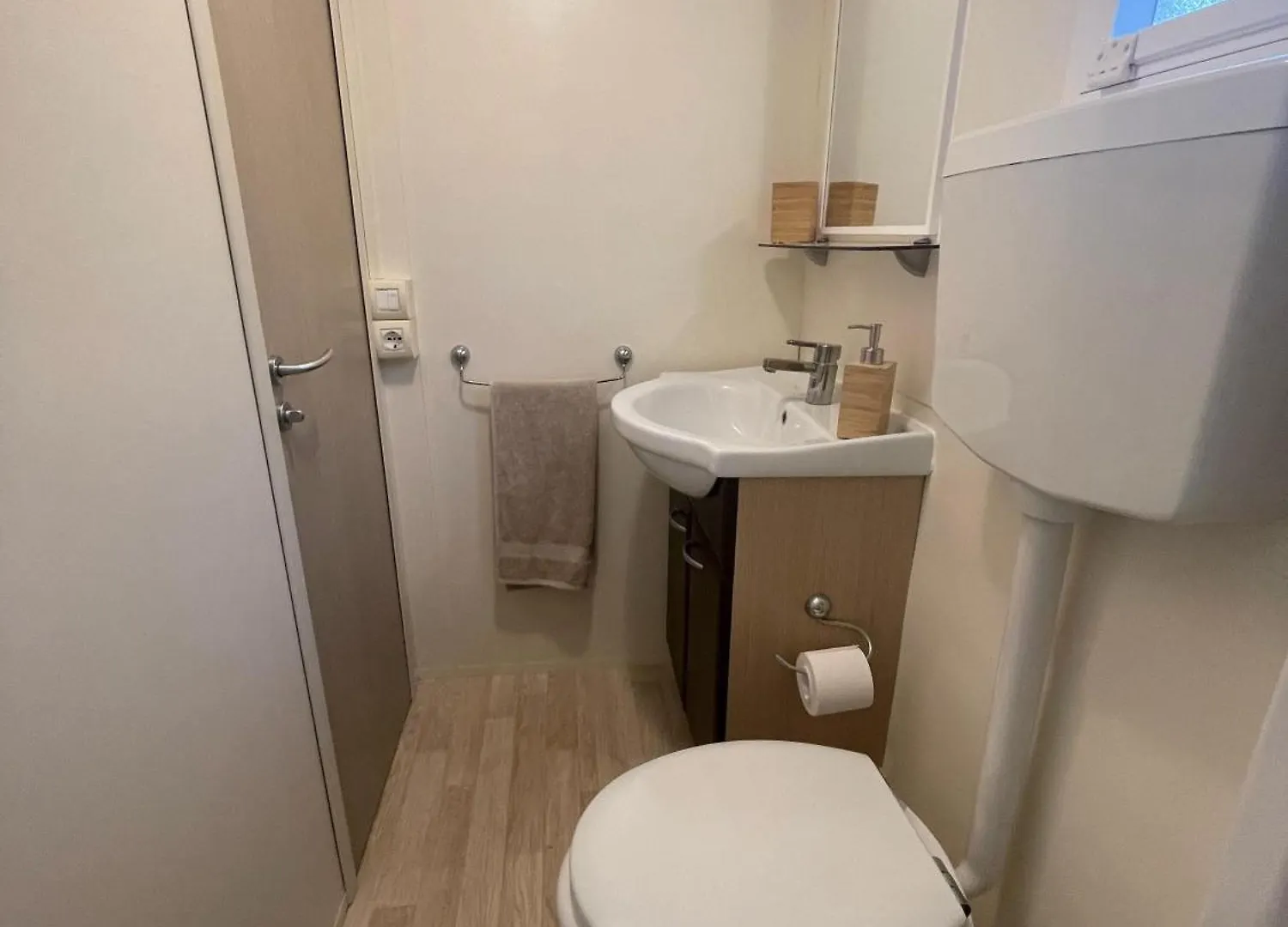캠프장 Bajki Mobile Home 3 비오그라드나모루